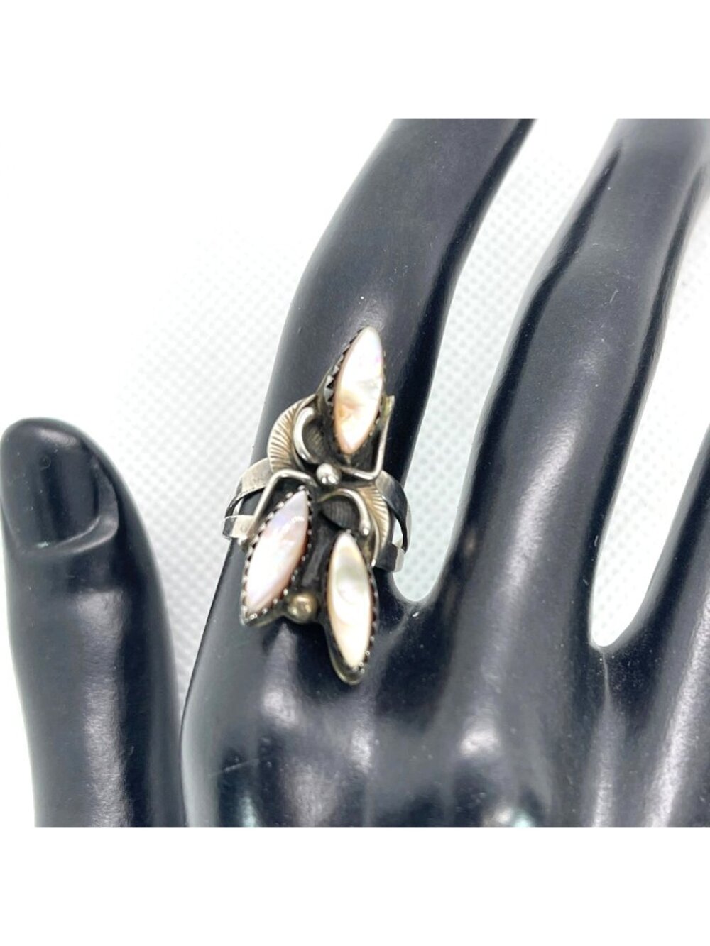 Native American Sterling Silver Mother Of Pearl Ring Statement Signed LW Sz 5.25 - Picture 14 of 16